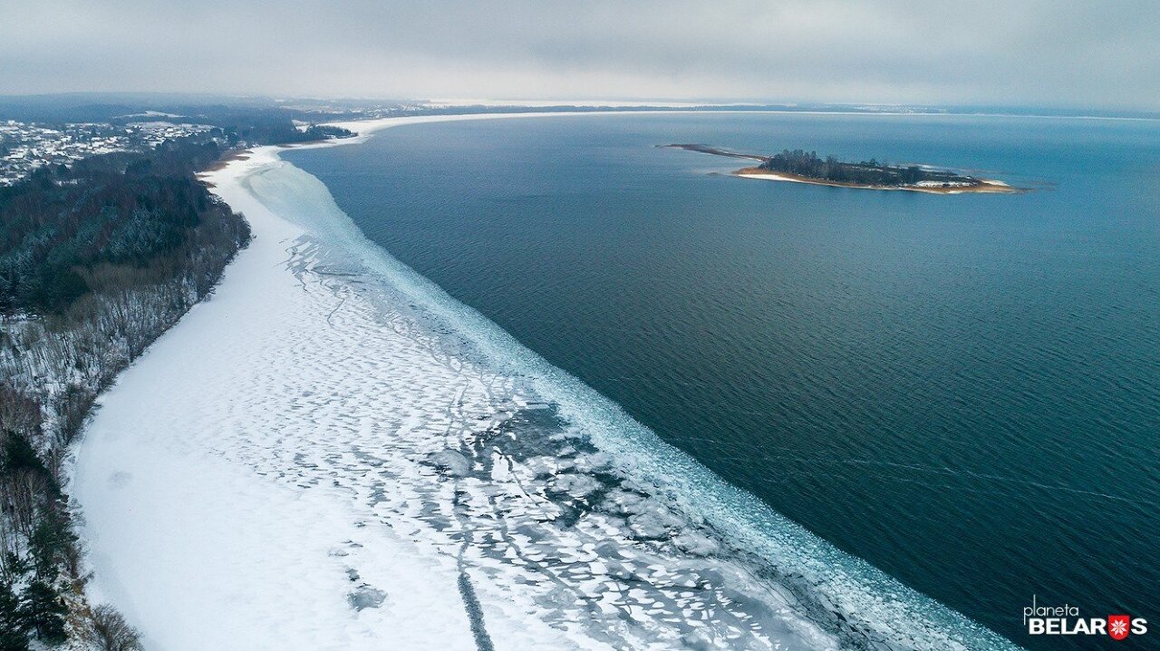 나라치 호수 겨울 풍경