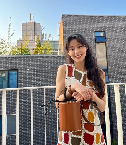  설현, 더위 날리는 힐링 미소! 날마다 예뻐져~ [사진]