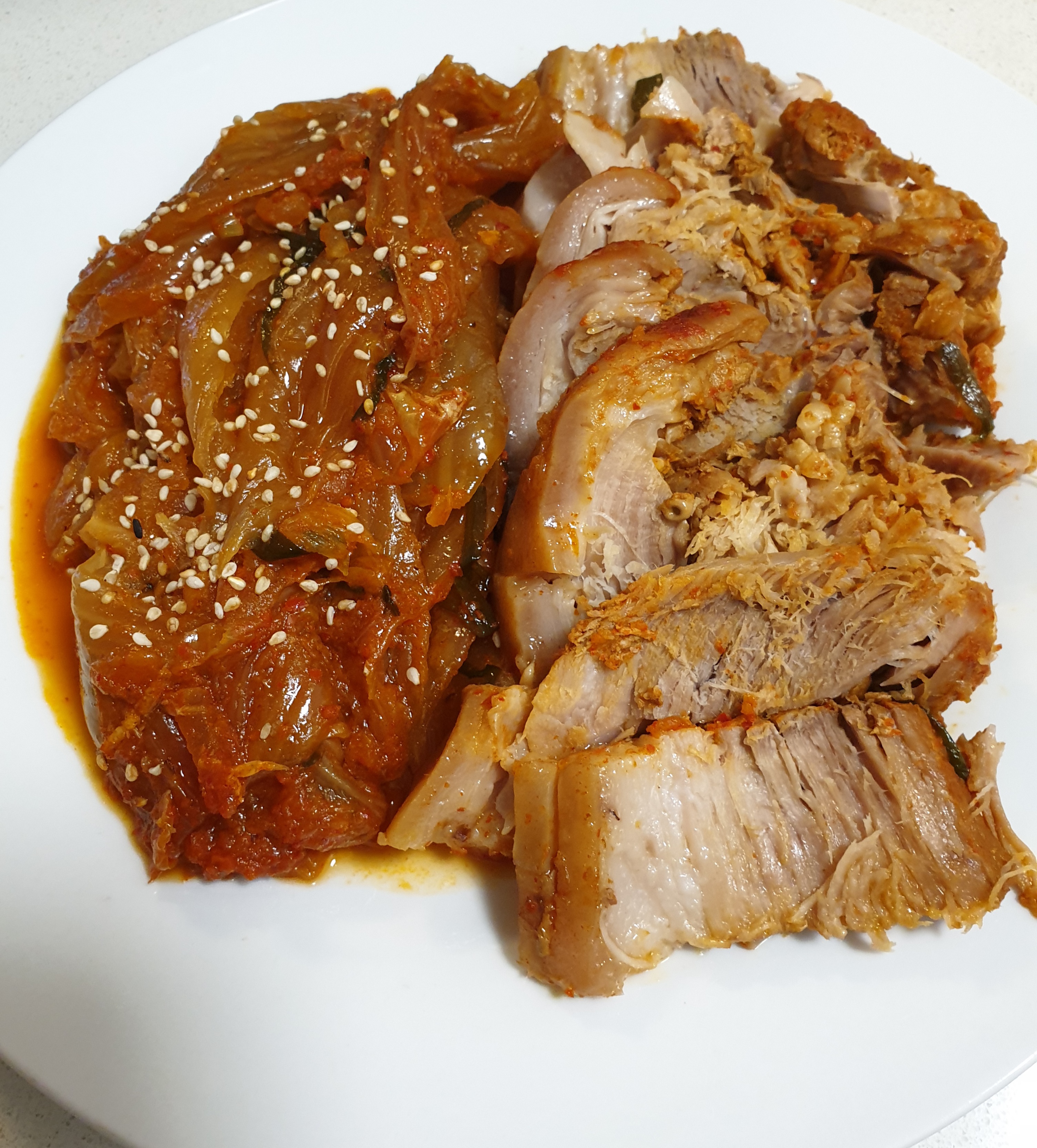  돼지고기 김치찜 막걸리랑 캬