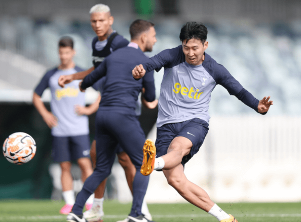 토트넘 샤흐타르 손흥민 축구 관련 사진 이미지입니다.