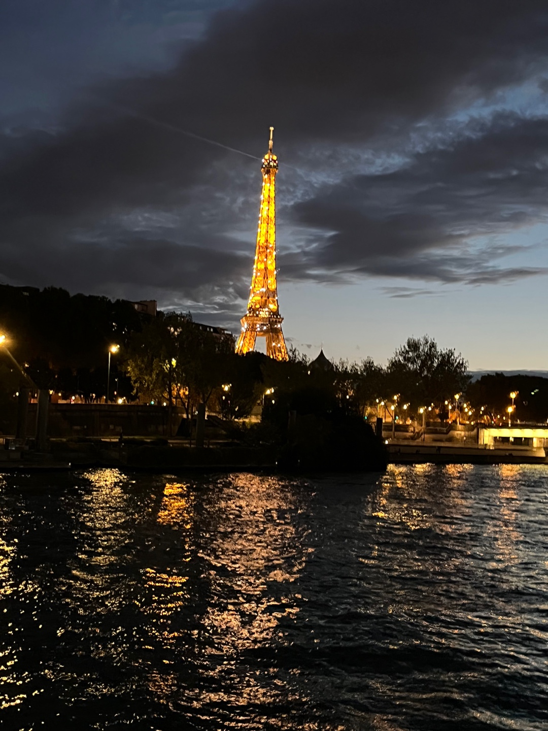 프랑스 세느강에서 바라본 에펠탑 야경 모습(2)