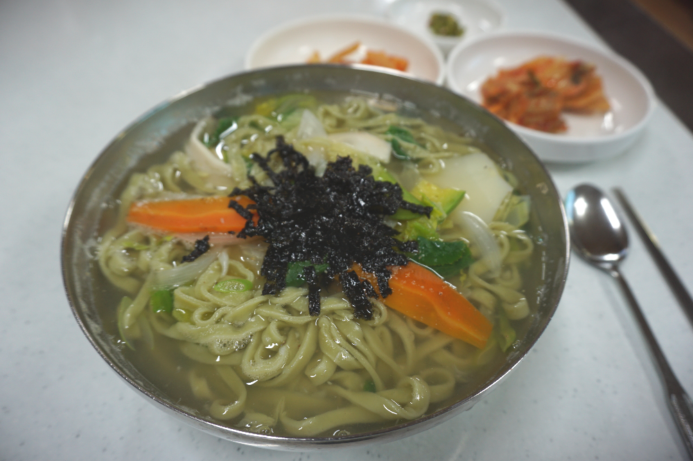  칼국수 팬들은 여기 모여라 양평 용문 TV 나온 용문사 칼국수 맛집 솔잎칼국수