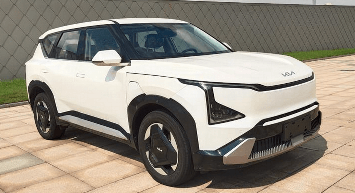 2024 EV5 포토 - 전우측 방향 이미지