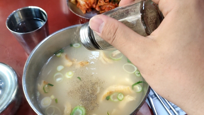  최고의 해장음식 북어국 전문 '듬북담북 뱅뱅점'