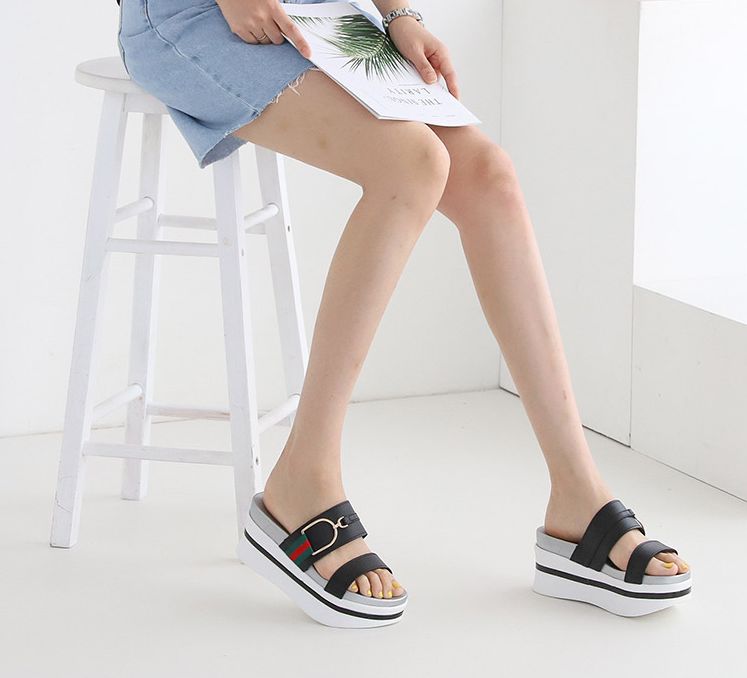  쿠션감 있는 가벼운 7 cm 트리플 슬리퍼