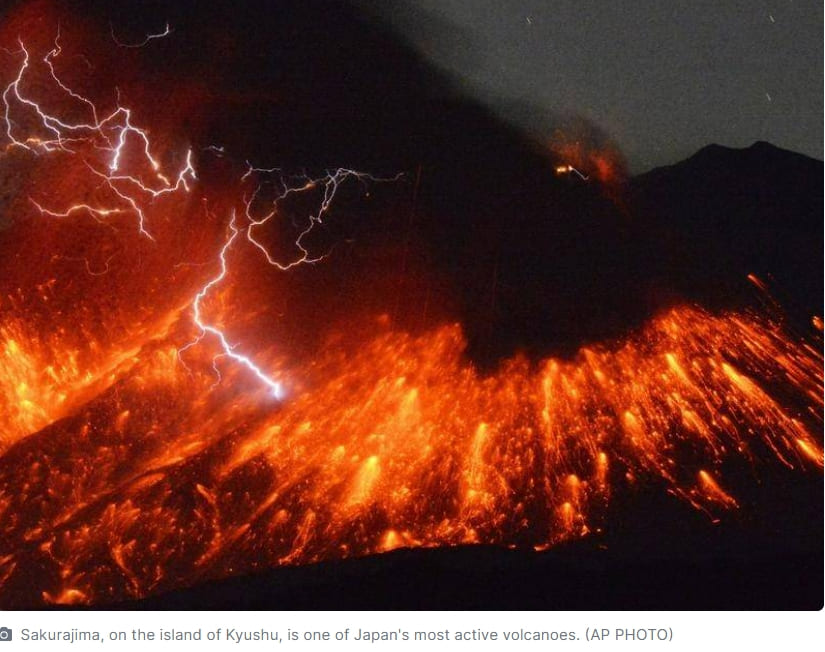  터질 때마다 조마조마한 일본 사쿠라지마 화산 거대한 폭발 분출 VIDEO: Japan’s Sakurajima volcano erupts, fifth level alert issued