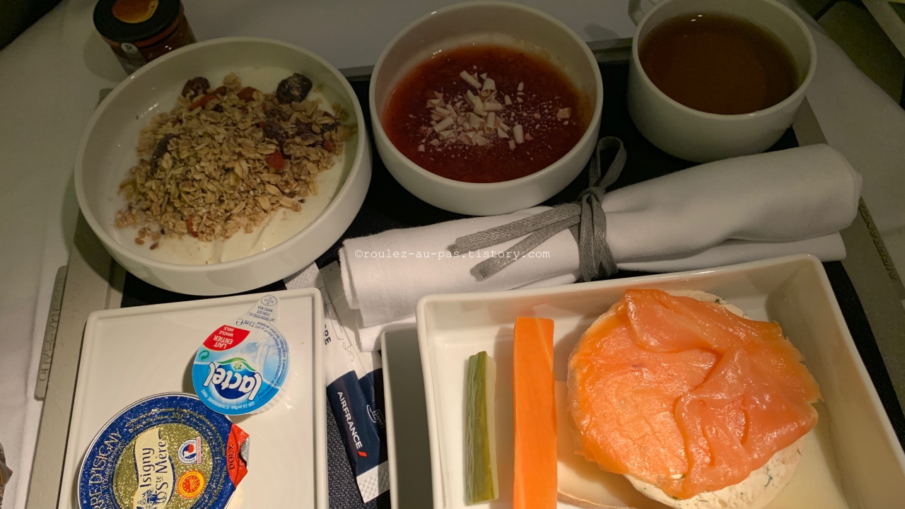 AF-CDG-ICN-BUSINESS-BREAKFAST