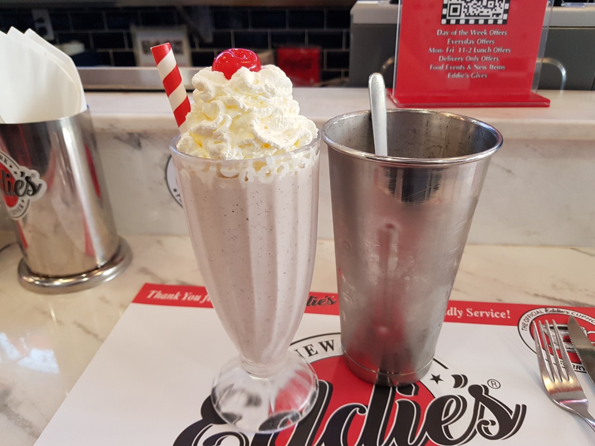 호치민 맛집 1군 아메리칸 레스토랑 EDDIE&#39;S NEW YORK DELI & D1NER - Milkshake Oreo Cookie & Cream(Large)