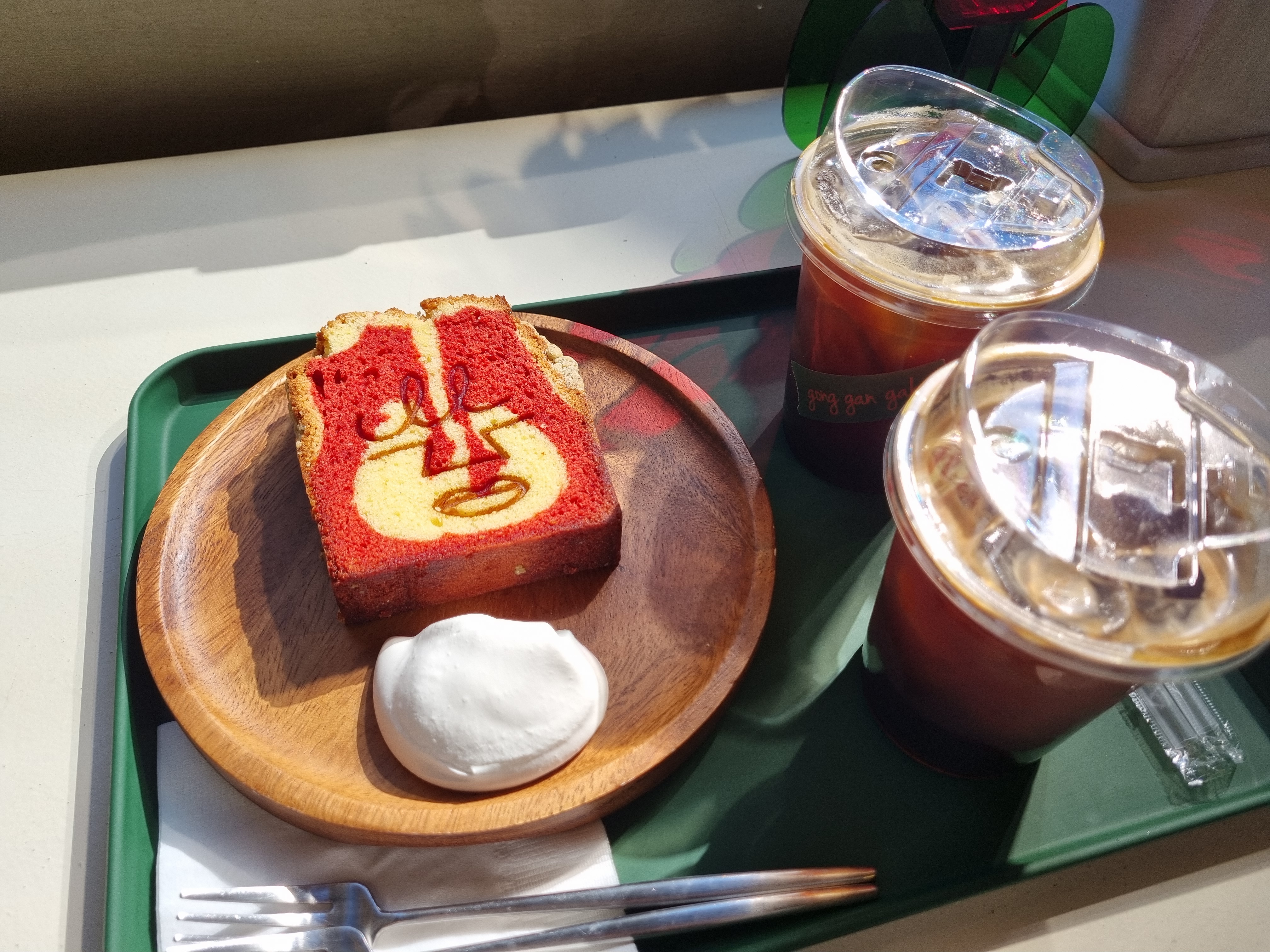  을지로 디저트 카페, 공간갑