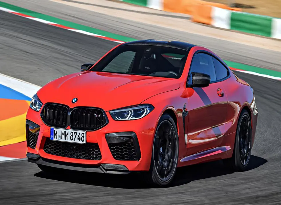 BMW M8 사진
