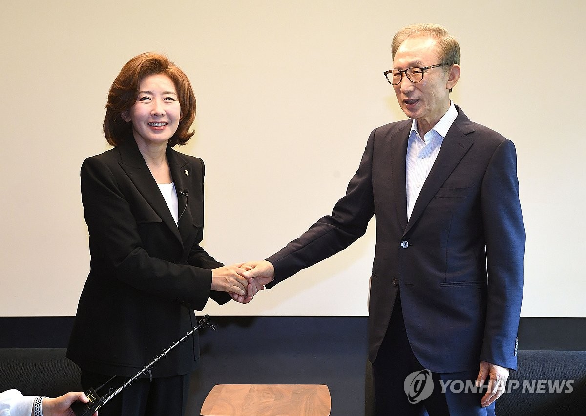 이명박 전 대통령과 나경원 대표 후보의 만남: 당정 협력의 중요성 강조