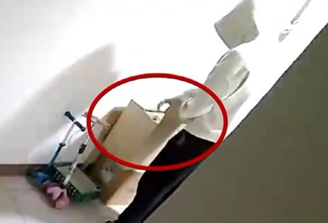  카메라 설치 女후배 스토킹 20대 의사…면허는 이상 無
