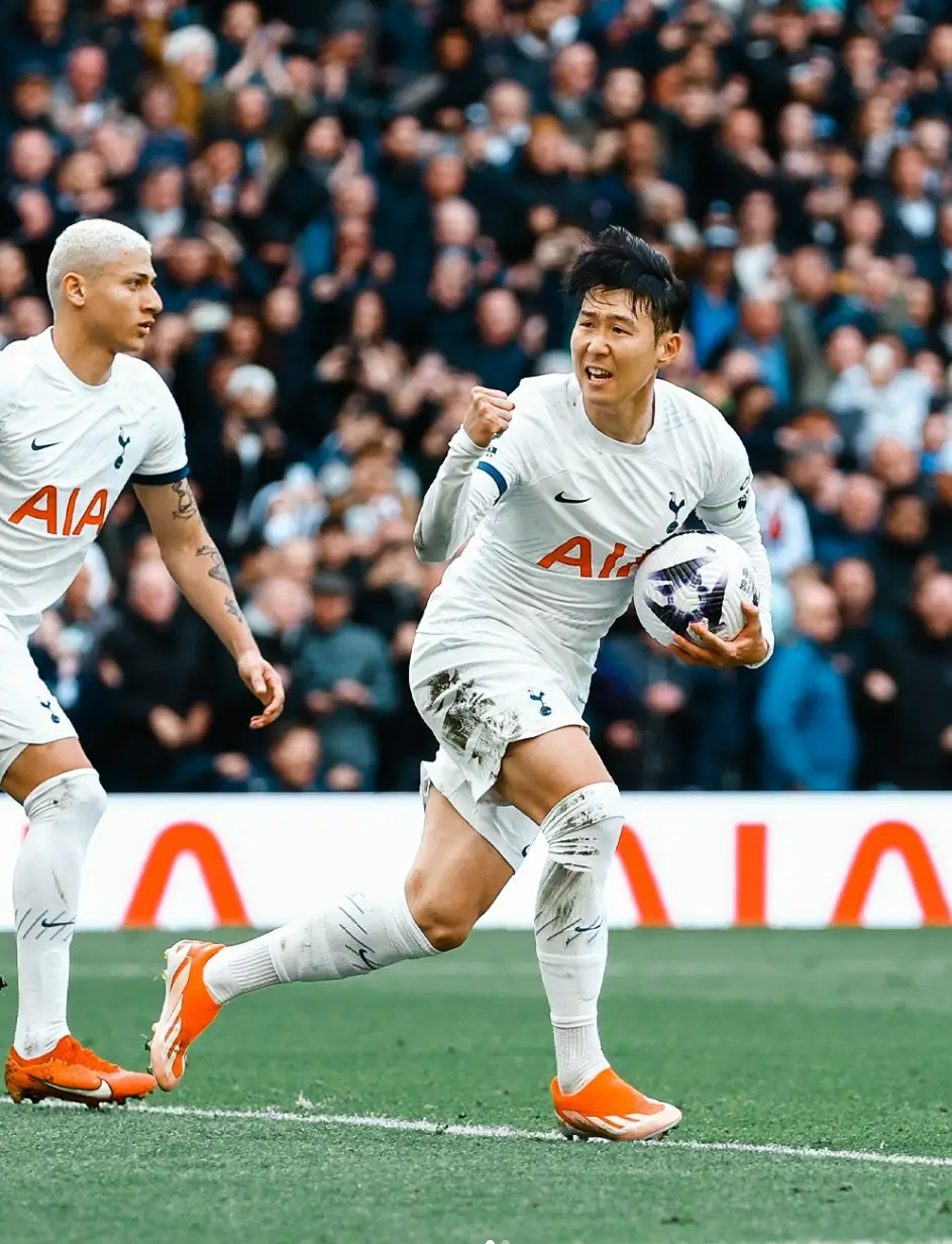 프리미어리그 35라운드 토트넘 홋스퍼 VS 아스널 경기 한 장면