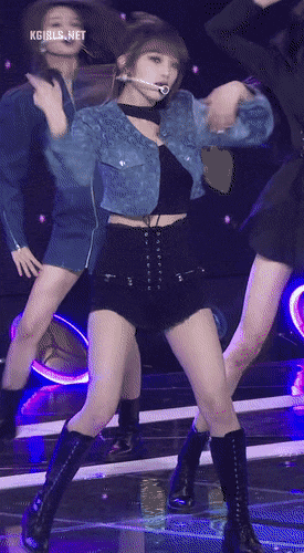  아이즈원 최예나 과격한 탱크탑 무대 움짤 gif