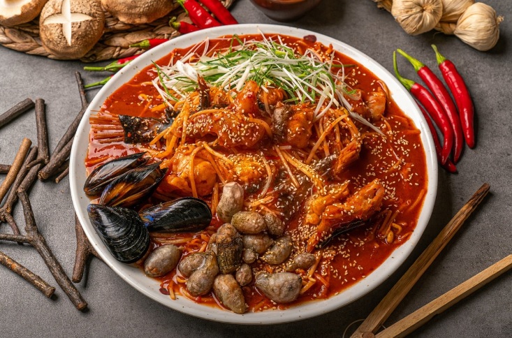 생생정보 장사의 신 아귀불고기 시키면 조개탕이 서비스 화성 향남 맛집 김태용의 섬집칼국수 아구불고기 화성향남점 