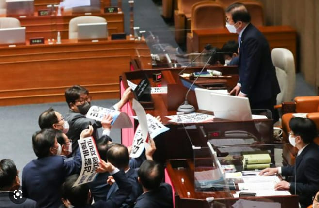 우리나라 정치인들이 꼭 봐야할 '글'...스위스 vs 한국