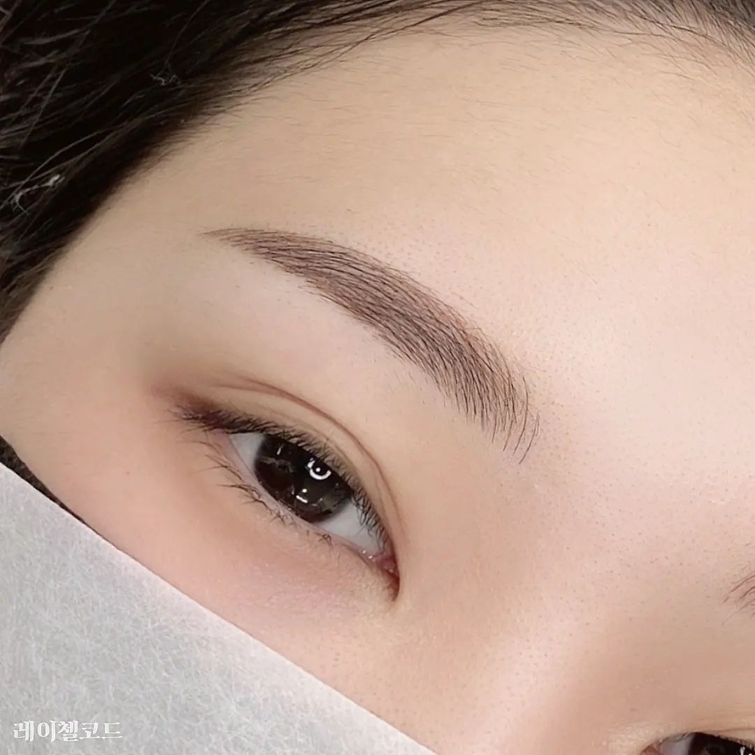 피부톤에 따른 반영구 눈썹문신
