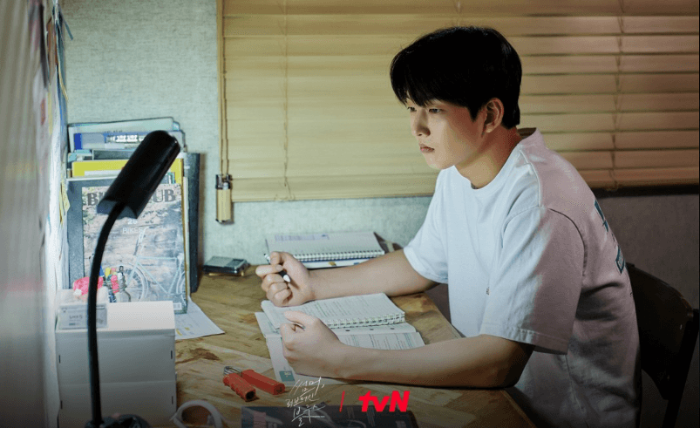 tvN 썸머&#44; 러브머신 블루스 윤종빈 스틸컷