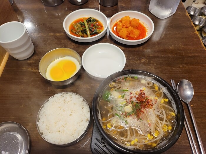  합정역 전주 콩나물 국밥 해장(by 내돈내산)