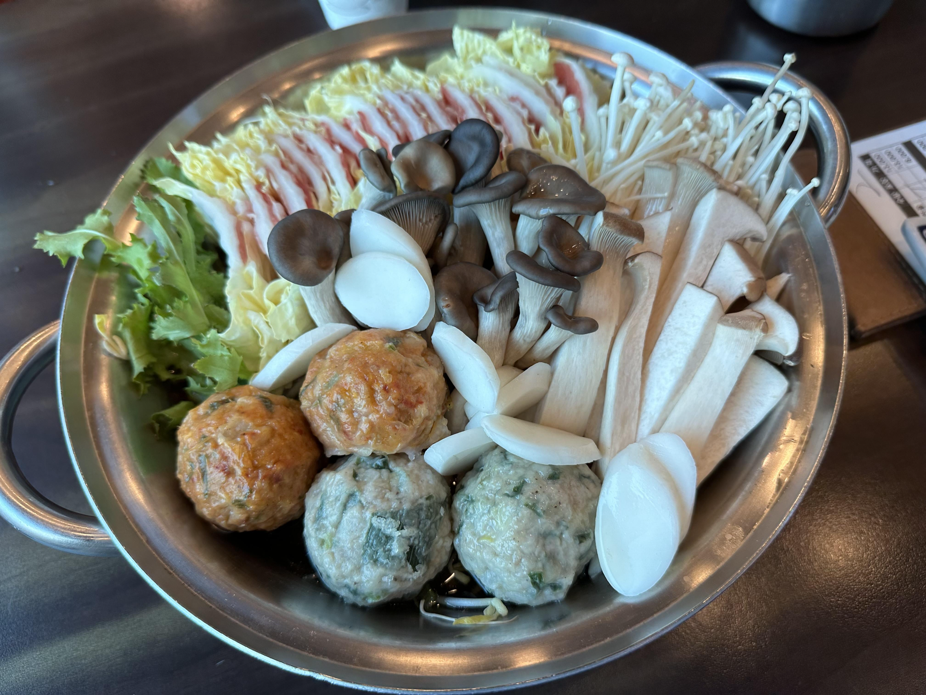  돌아기랑 천안 '이고집만두' 가기 / 천안 맛집 / 천안드라이브