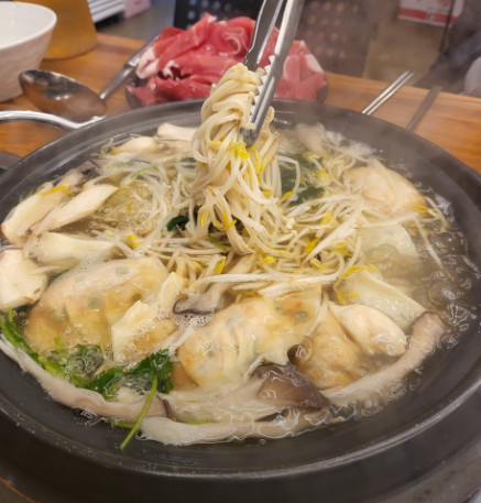 생생정보 스타밥집 원미경 고양 장&amp;조개칼국수 만두전골 맛집