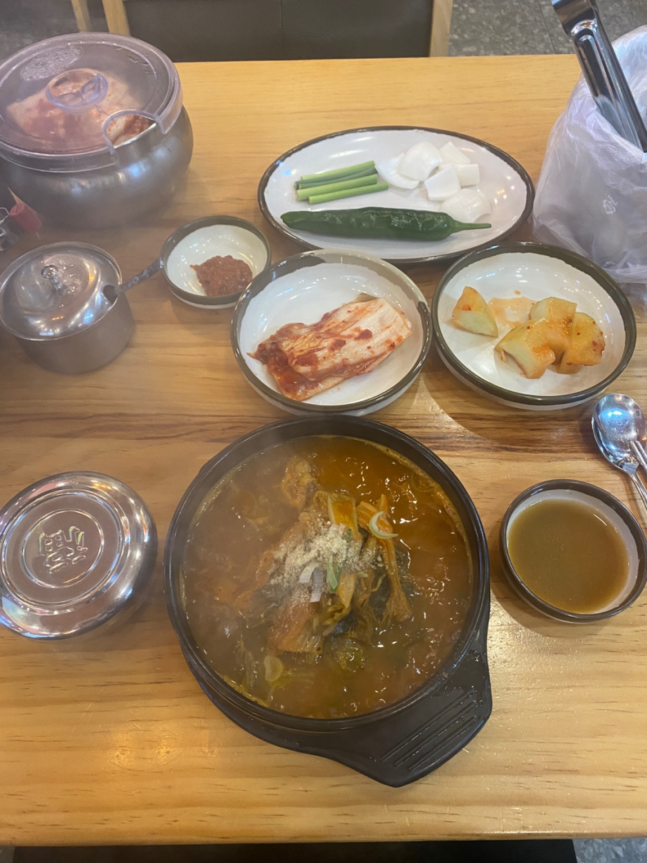 기본 한상 차림