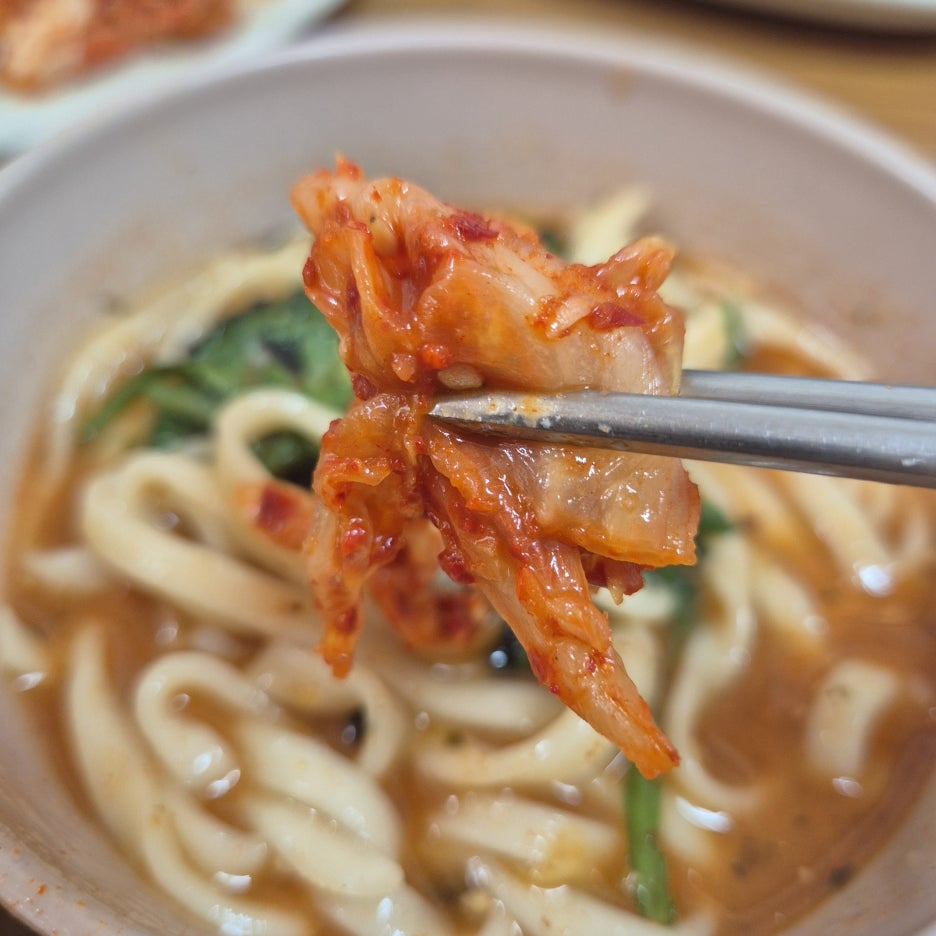 얼큰칼국수 이미지