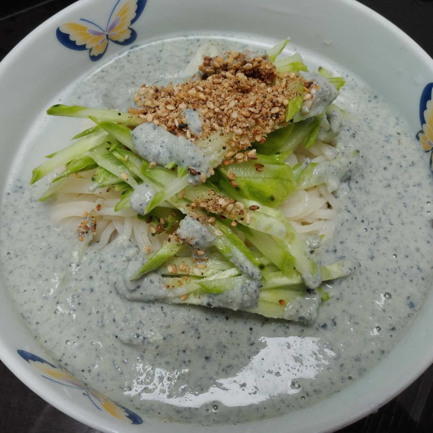  검은콩국수와 감자채전