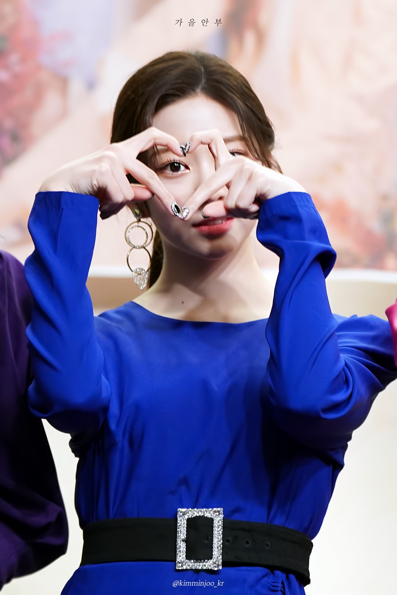 아이즈원 피에스타 김민주 고화질 사진/배경화면 최근사진