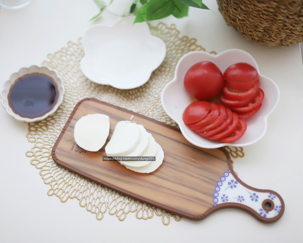 토마토 샐러드 소스 토마토 카프레제 13