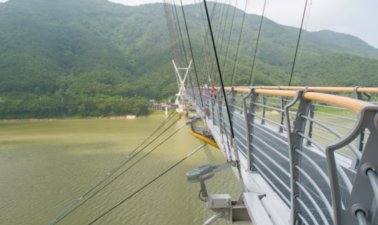 영천 보현산댐 출렁다리