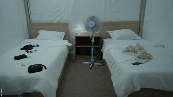 "10일동안 있어야하는 현실이 악몽같아요"" 카타르 월드컵 푸드코트에서 사기당한 외국인들이 한국음식 앞으로 몰려와 햇반찾는 이유