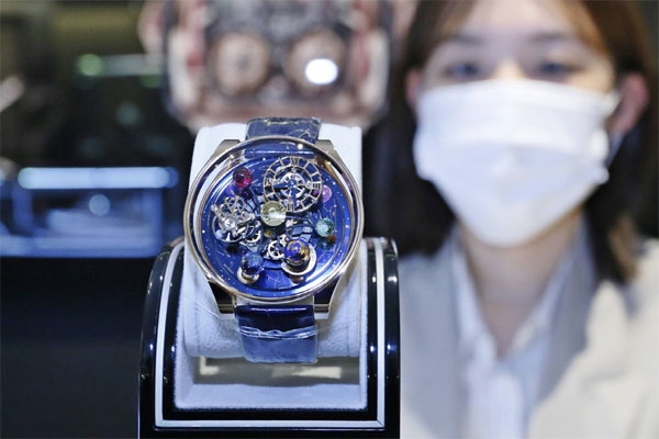  5억 짜리 시계는 도대체 어떻게 생겼길래...VIDEO: ASTRONOMIA SOLAR PLANETS - ZODIAC