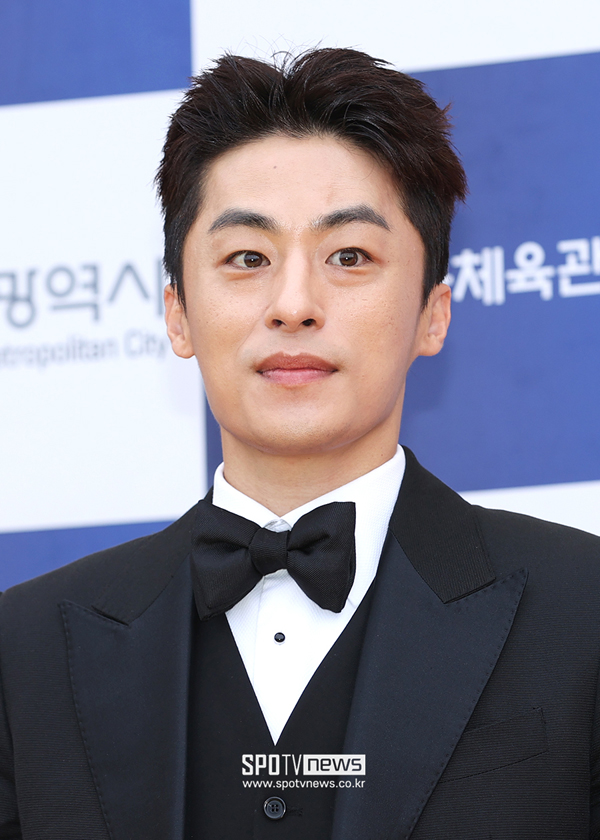  구교환 프로필 나이 키 고향 학력 여자친구 이옥섭 결혼 작품활동