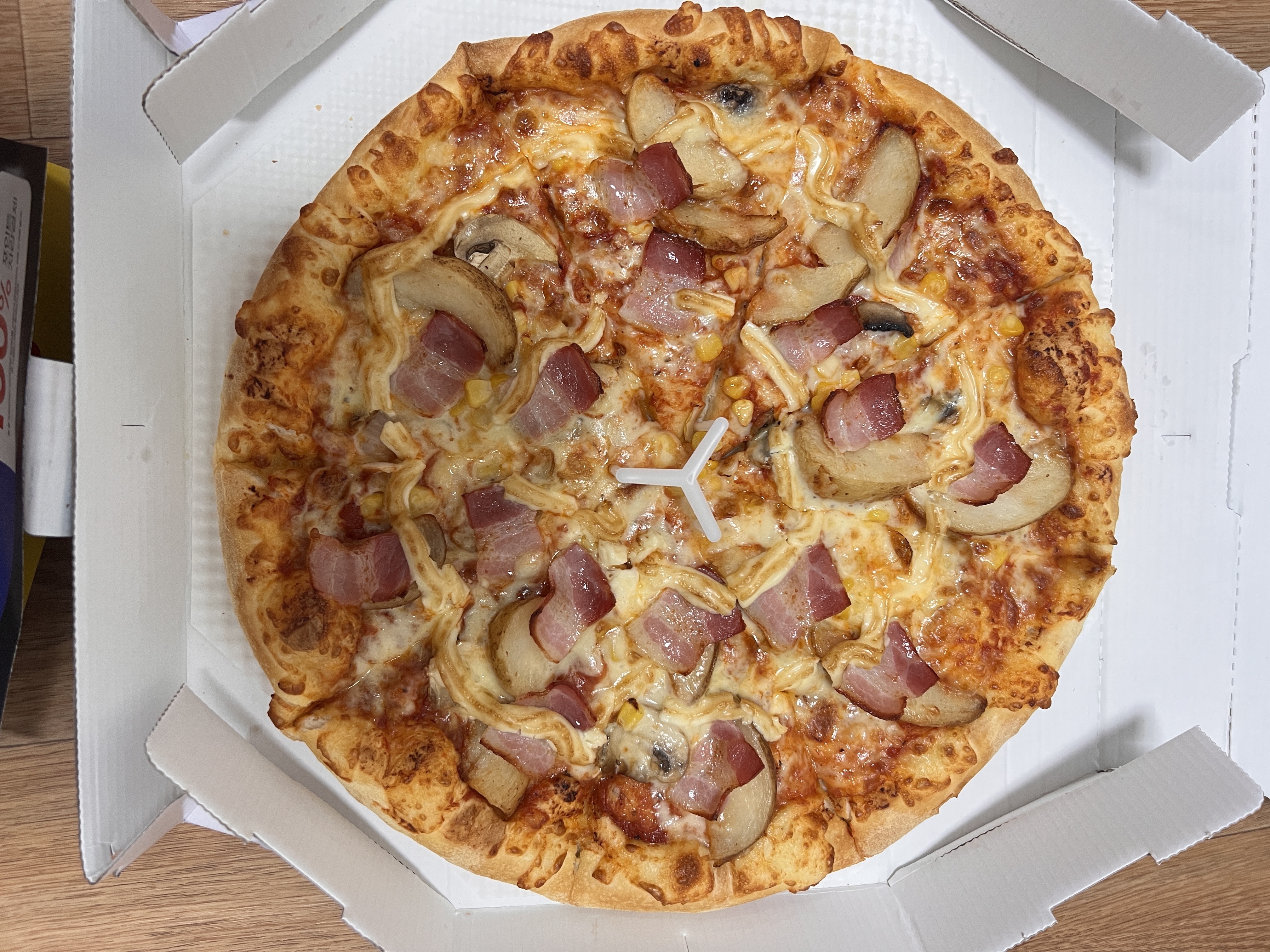 도미노 포테이토 피자 개봉 모습