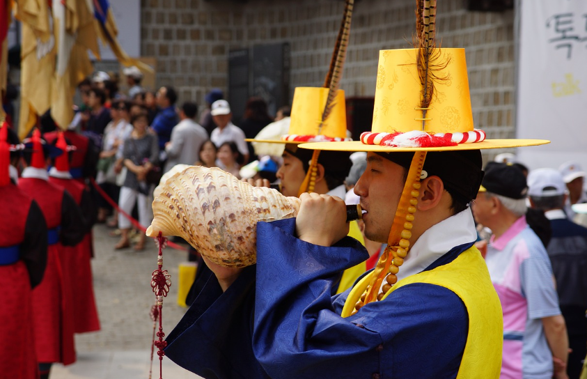 한복 색상의 상징성