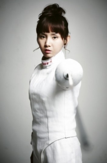  펜싱스타 남현희 남편 은퇴.  성형 화제