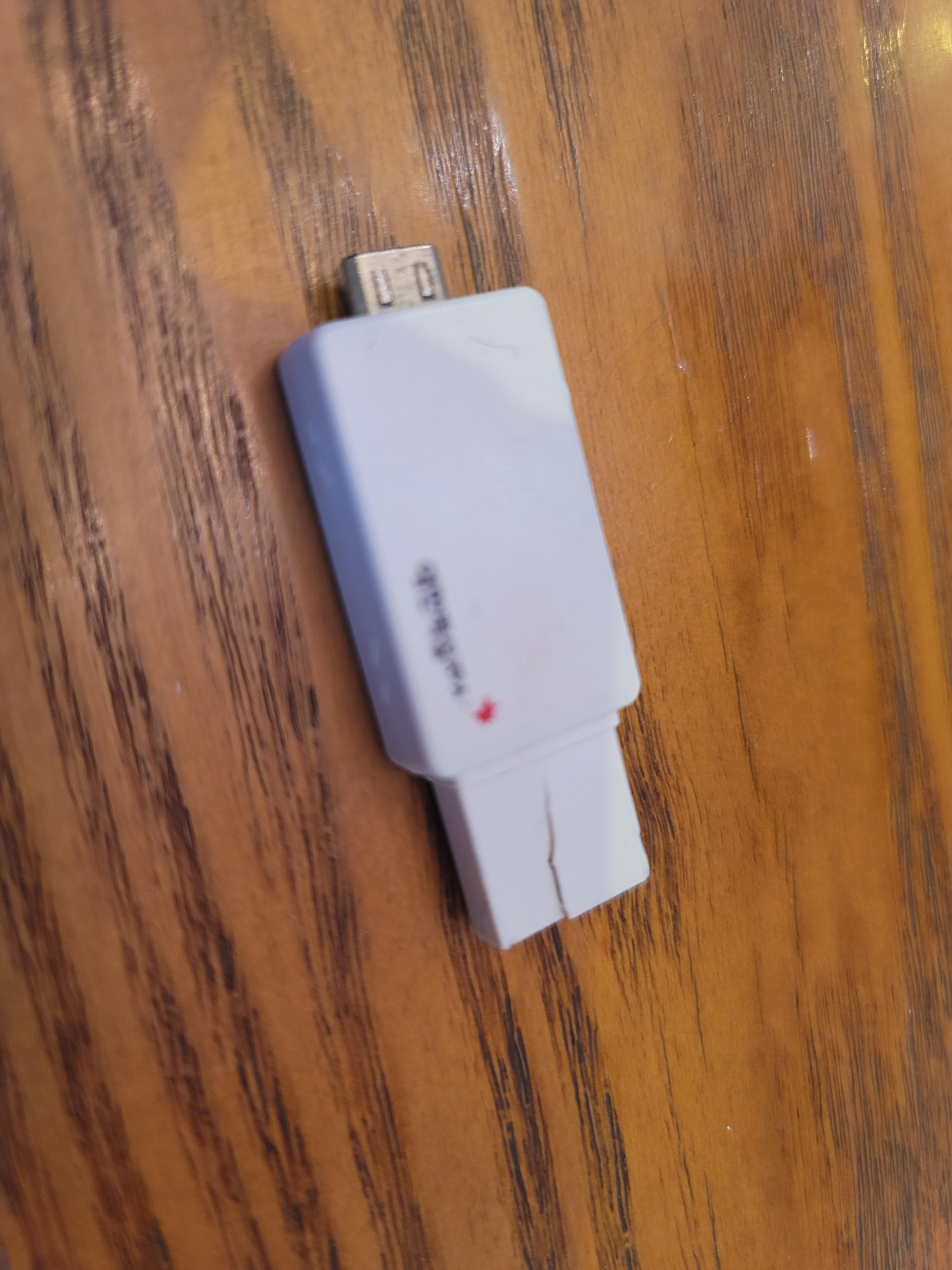  대한적십자사 USB와 USB-C타입 젠더