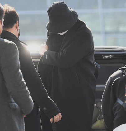  유노윤호 알고보니 '룸살롱'에서 방역 수칙 어겼다..
