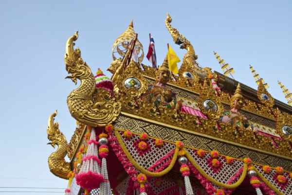 분 방파이 로켓 축제 (Bun Bang fai Roket Festival)