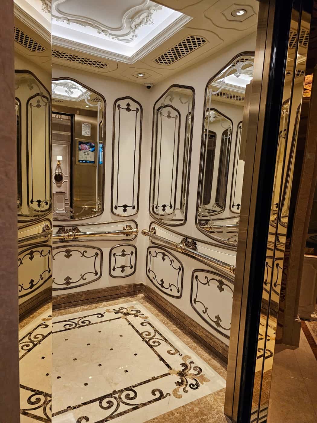 레전드 팰리스 호텔 10 - 엘리베이터
