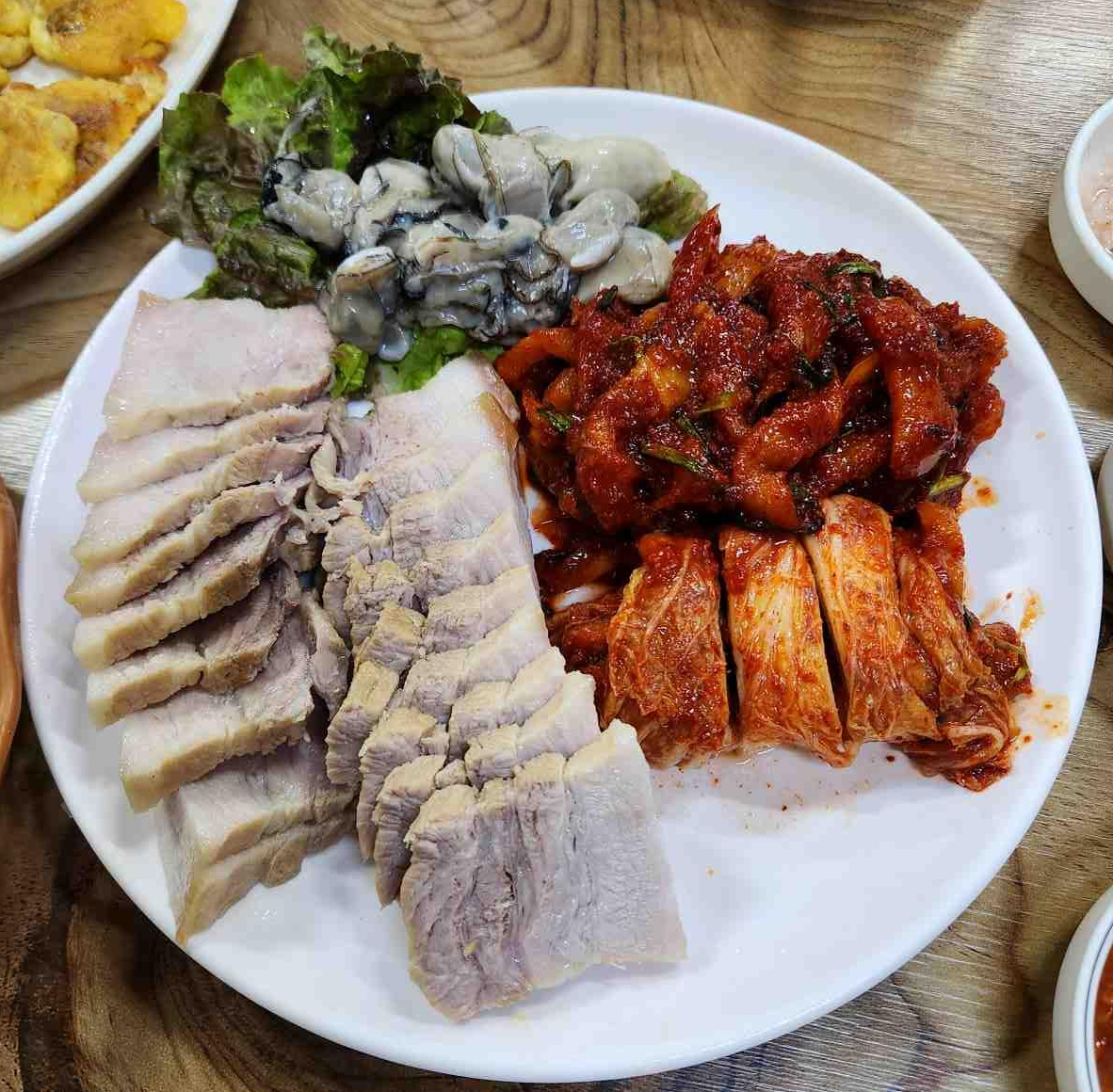  종로3가 근처 굴보쌈 맛집 추천 감자탕과 동태전이 서비스로 나오는 최부자보쌈