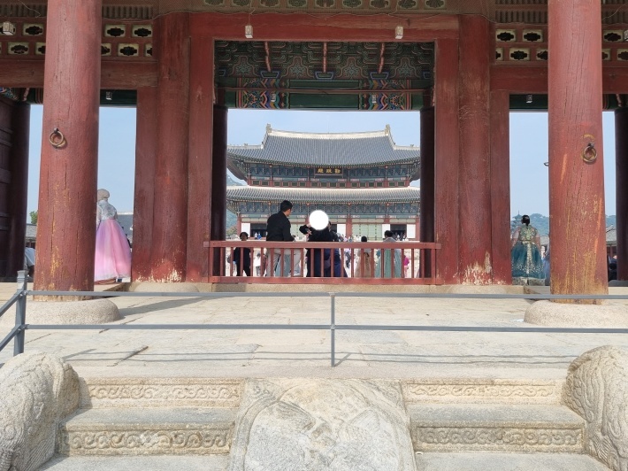 근정문