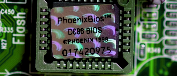 바이오스 칩이 내장되여 있는 사진