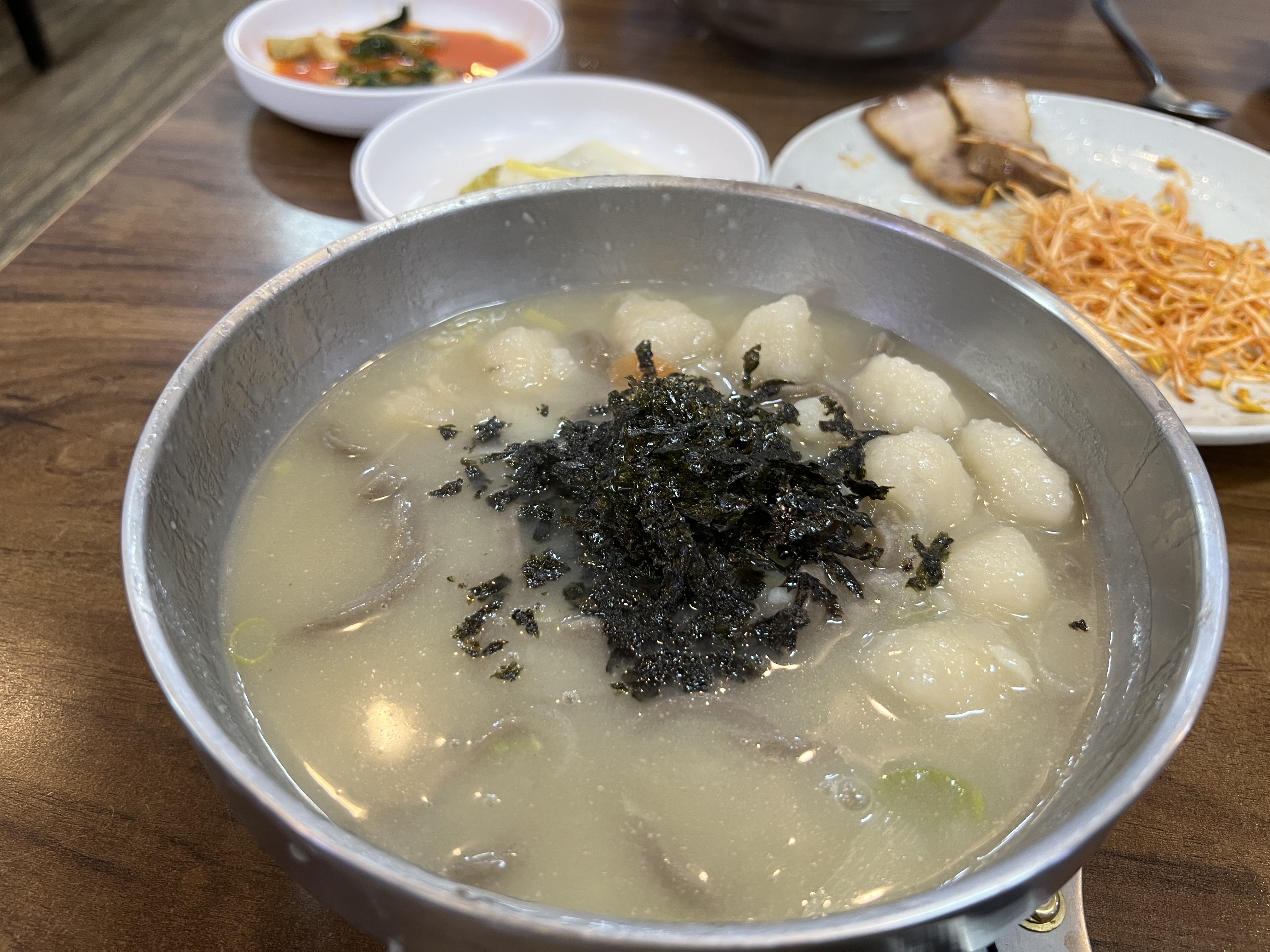 온천장-맛집-만서리이가네막국수-메밀싹-수육-옹심이