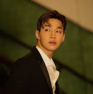  헨리, 친중 논란에 SNS에 사과문