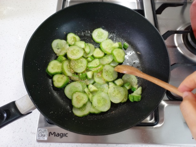 [오이 요리] 여름철 반찬&amp;#44; 오이 볶음 만들기