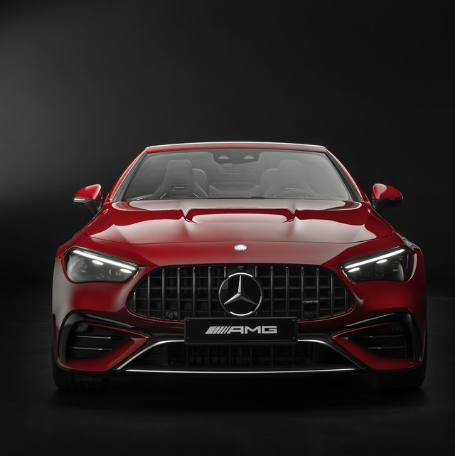  버프하고 스포티한 소프트탑을 장착한 2025년형 메르세데스-AMG CLE53 카브리올레