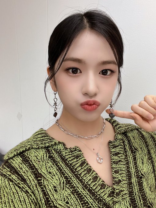 아이브짤 아이브배경화면 짱이브 아이브공식트위터짤 아이브짤모음 유진가을레이원영리즈이서 IVE MEMES - undefined - IVENING 원영이와 이서의 출국 전날 밤 아이브짤 아이브배경화면 짱이브 아이브공식트위터짤 아이브짤모음 유진가을레이원영리즈이서 IVE MEMES - undefined - IVENING 원영이와 이서의 출국 전날 밤