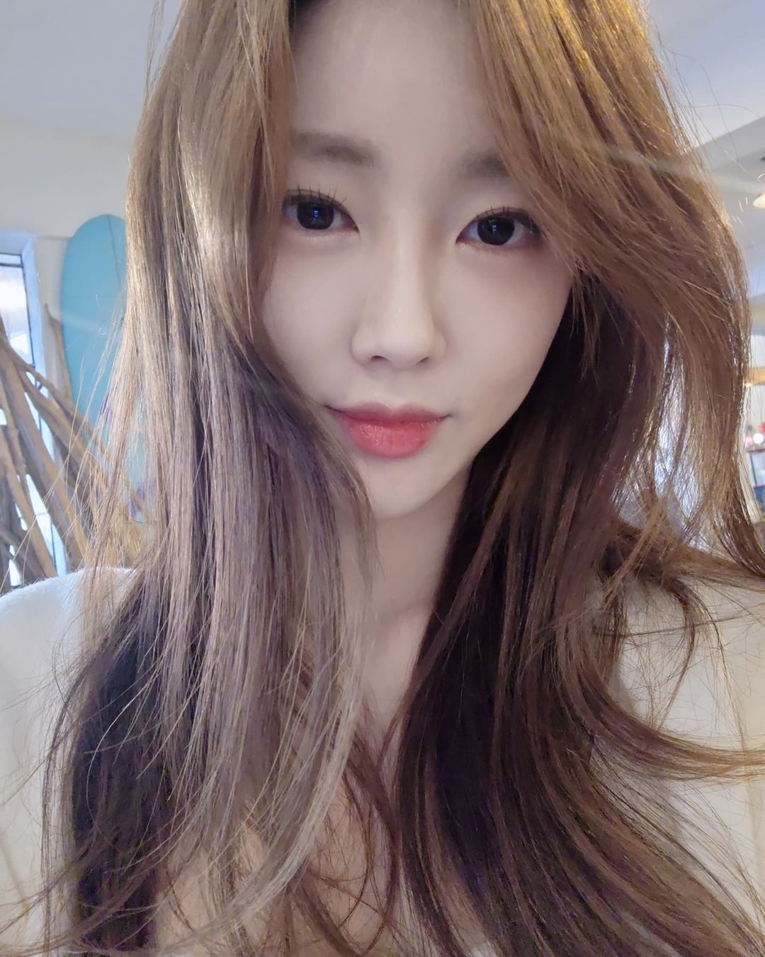 오랜만에 안부 소식 전하는 황미나